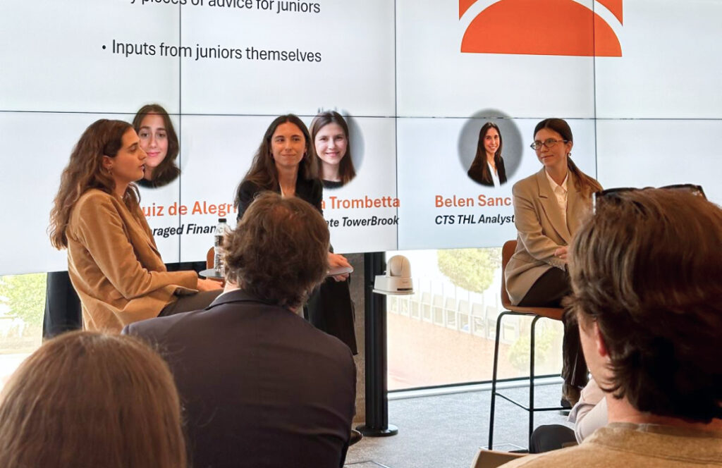 Senior finance professionals speaking to Advantere students about careers in M&A and consulting