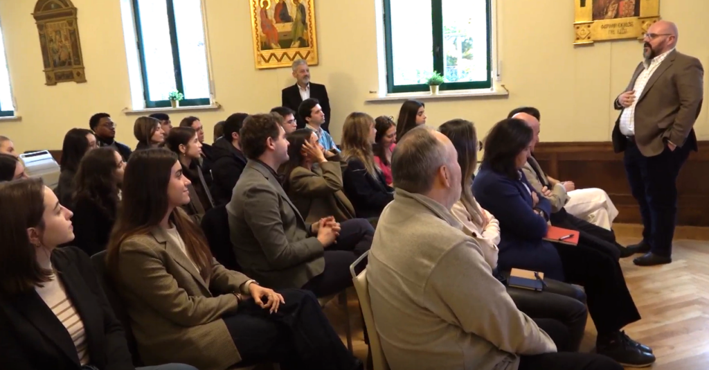 Advantere students presenting strategy consulting project with Mag+S Spain